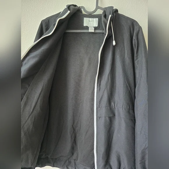 Forever 21 Black Rompe Vientos Jacket With Details of Adjustment to Sides - Picture 11 of 11